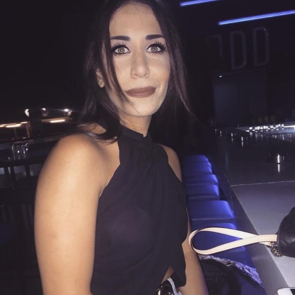 Meet your Posher, Jessie, A little about myself - Picture 1 of 3